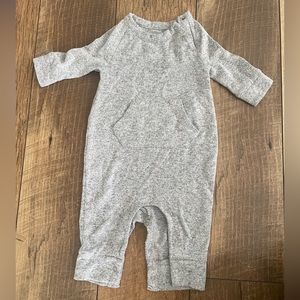 Baby Gap Gray One Piece Outfit 0-3 months